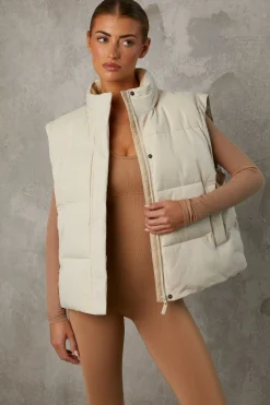 Oh Polly Coats^Cropped Puffer Jacket with Detachable Sleeves in Sand