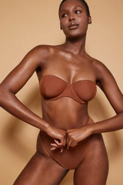 Oh Polly Lounge & Intimates | Bride To Be^Soft Mesh Strapless Bra in Chestnut