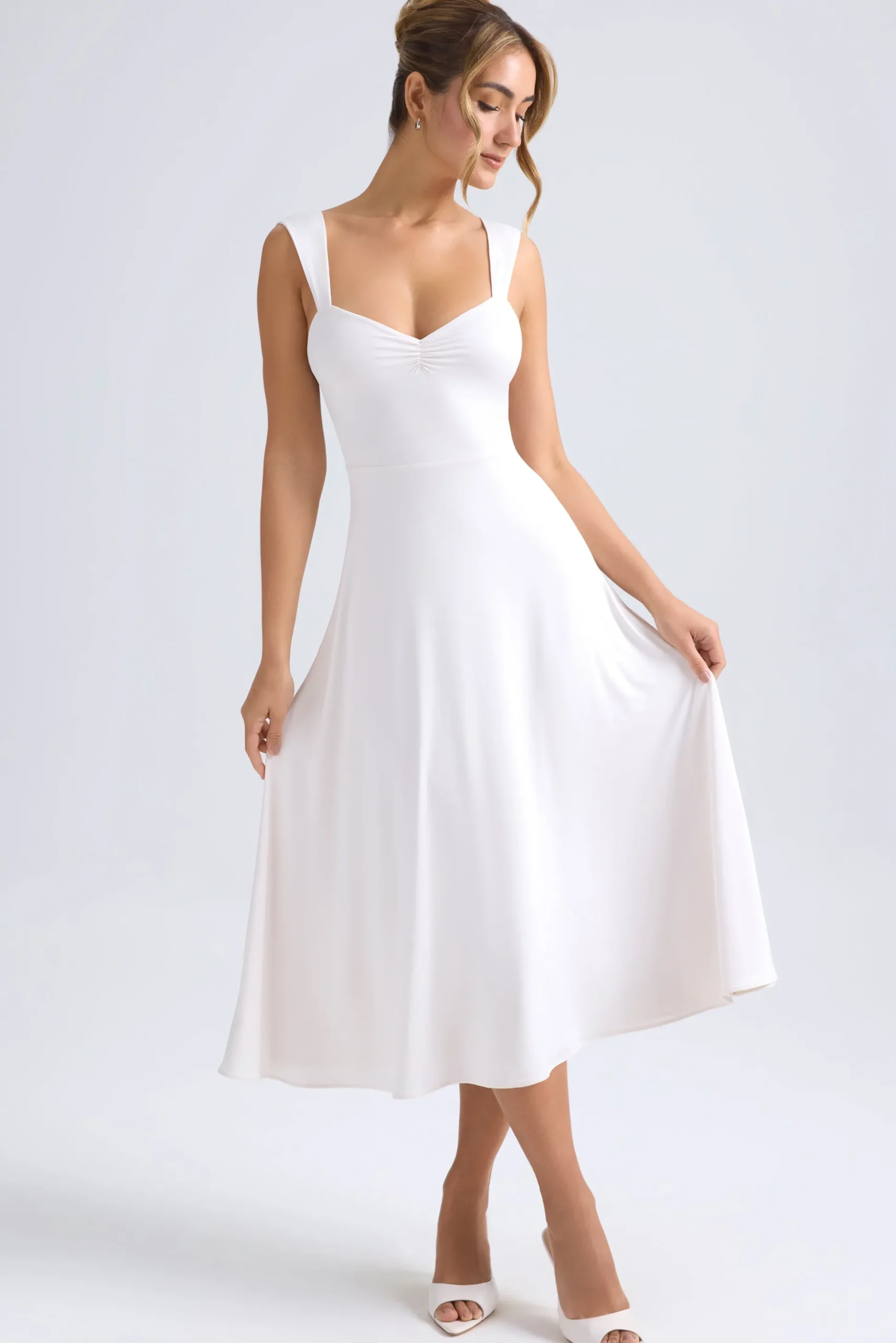 Oh Polly Bride To Be^Sweetheart-Neck Ruched Midaxi Dress in Ivory